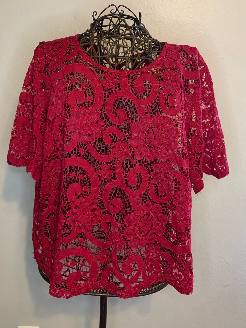 Nanette Lepore Women’s Red Floral Lace + Short Sleeve Back Bow Blouse. Size L